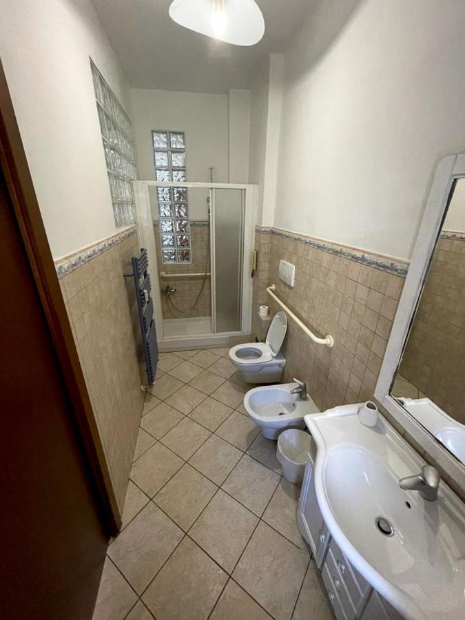L'Anima Del Viaggio A Torino Apartment Bagian luar foto